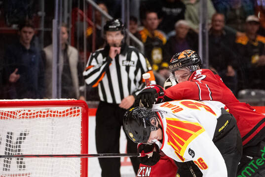 Brynäs Linus Ölund och Örebros Peetro Seppälä