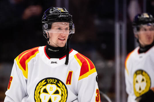 Brynäs Linus Ölund jublar