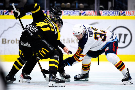 Västerås Simon Zether och Djurgårdens Marcus Krüger
