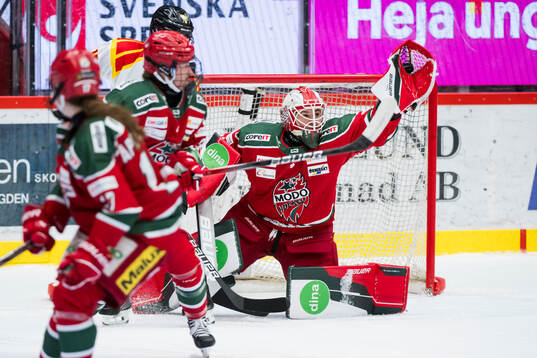 Modos målvakt Andrea Brändli