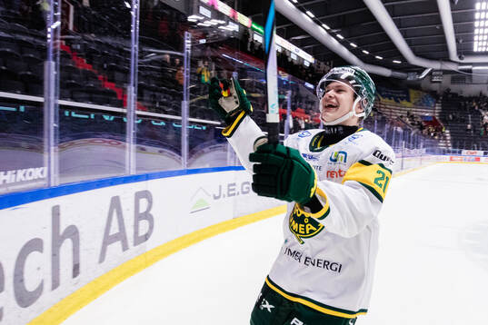 Björklövens Bruno Osmanis jublar