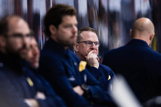 Södertäljes tränare Magnus Bogren deppar