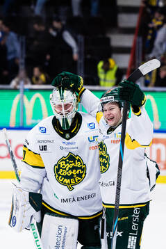 Björklövens målvakt Joona Voutilainen och Bruno Osmanis