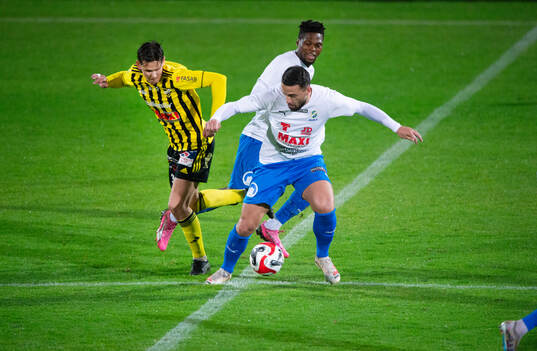 IFK Hässleholms Viktor Ahlgren i matchen i division 2