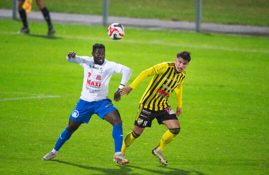 Nosabys Michael Andrew och IFK Hässleholms Alen Zahirovic