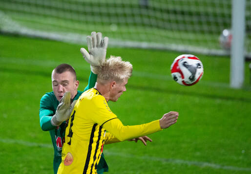 Nosabys målvakt Hugo Fagerberg gör ner IFK Hässleholms