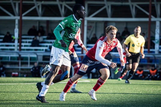 Brages Adil Titi och Sandvikens IFs Ludwig Malachowski
