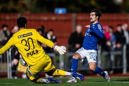 Skövde AIKs målvakt Adrian Zendejas och GIF Sundsvalls