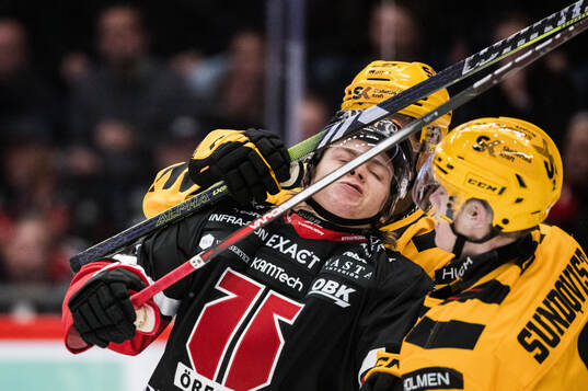 Örebros Noah Steen och Skellefteås Oscar Lindberg