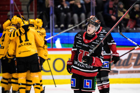 Örebros Melvin Fernström deppar