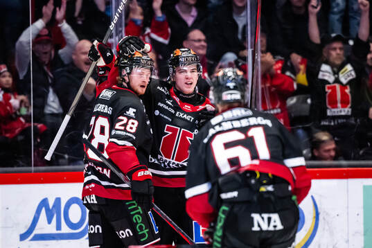 Örebros Linus Arnesson och Melvin Fernström jublar