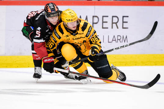 Örebros Gustav Backström och Skellefteås Rickard Hugg