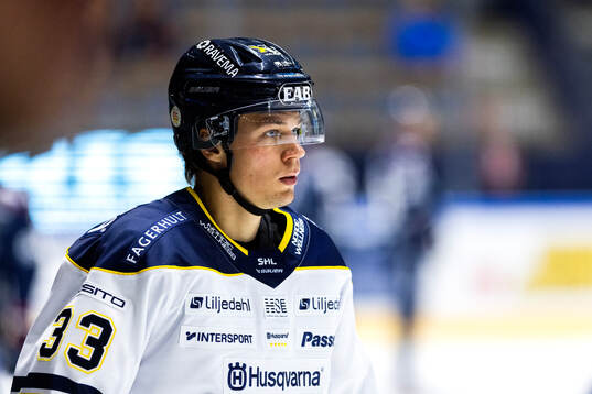 HV71s Måns Lindbäck på uppvärmningen