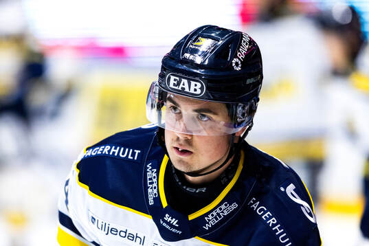 HV71s Hugo Fransson på uppvärmningen