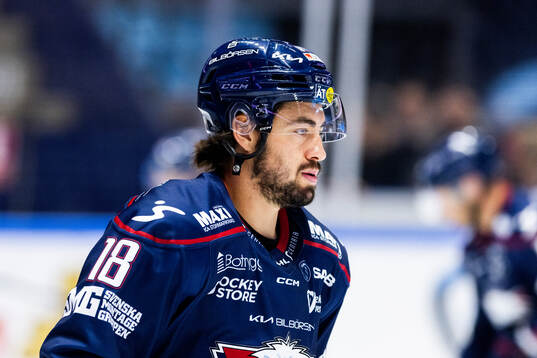 Linköpings Remi Elie på uppvärmningen