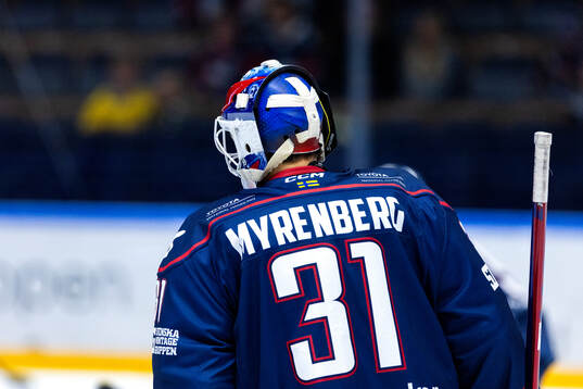 Linköpings målvakt Jesper Myrenberg på uppvärmningen