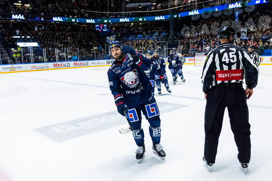 Linköpings Remi Elie jublar