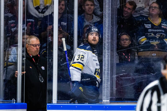 HV71s Oscar Engsund i utvisningsbåset