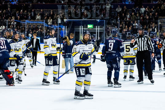 HV71s Mattias Tedenby deppar