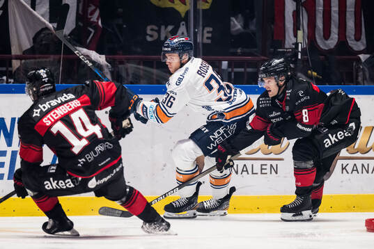 Växjös Elias Rosén och Malmö Redhawks Johan Olofsson