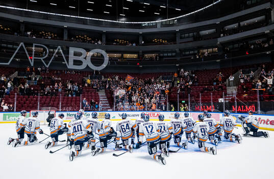 Växjös spelare jublar