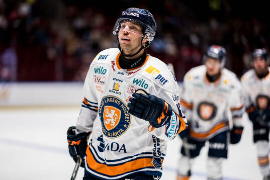 Växjös Manuel Ågren jublar