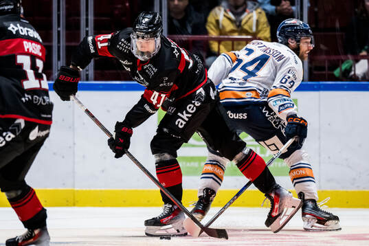 Malmö Redhawks Joseph Berger och Växjös Eric Martinsson