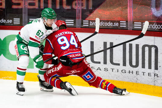 Rögles Leon Bristedt och Timrås Sebastian Hartmann
