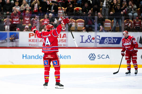 Timrås Emil Pettersson jublar