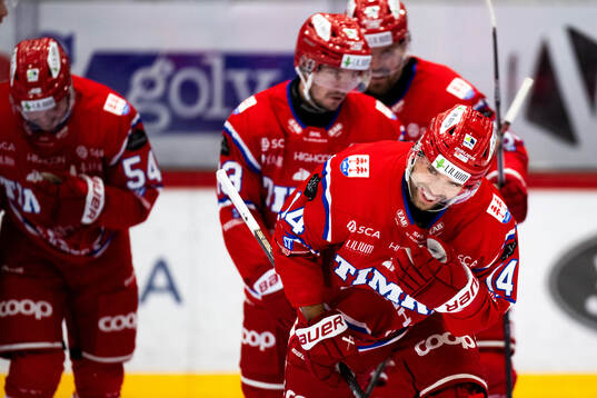 Timrås Emil Pettersson jublar