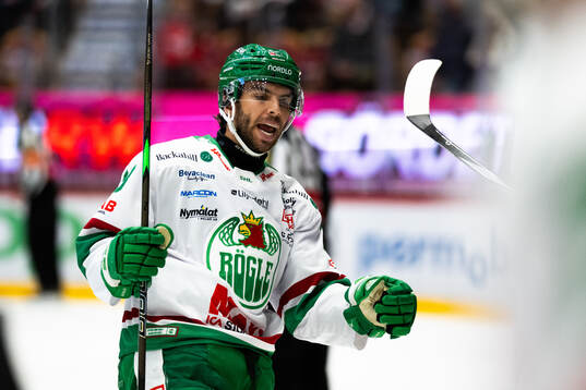 Rögles Josh Dickinson