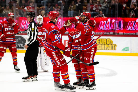 Timrås Jeremy Boyce-Rotevall jublar