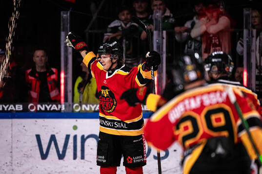 Luleås Marcus Hardegård jublar