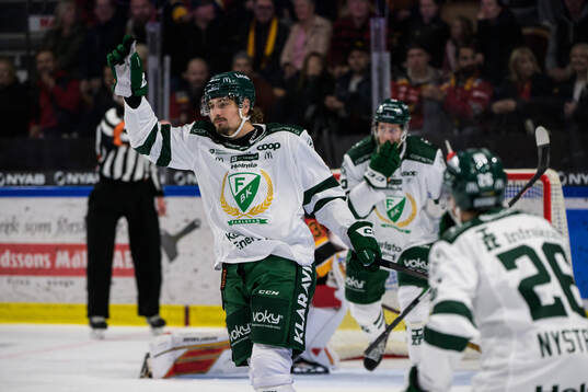 Färjestads Joel Nyström jublar