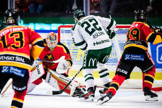 Luleås Joel Lassinantti och Färjestads Per Åslund