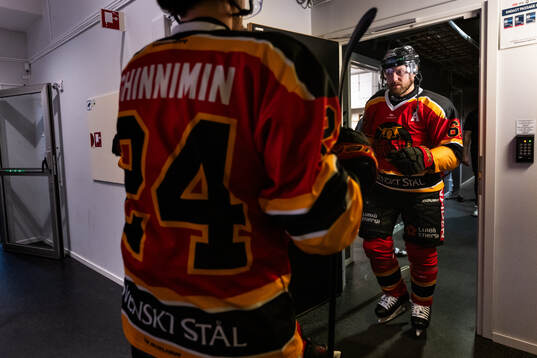 Luleås Brendan Shinnimin och Linus Omark
