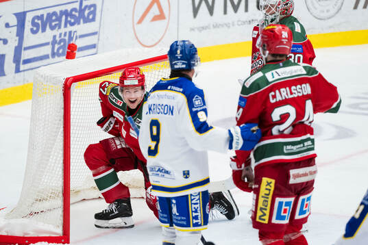 MoDos Mattias Norlinder jublar