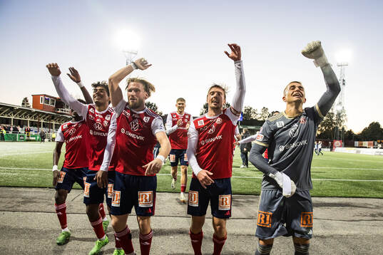 Sandvikens spelare jublar