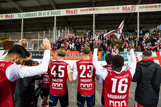Sandvikens spelare jublar