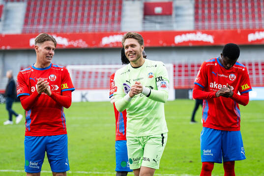 Helsingborgs målvakt Kalle Joelsson jublar