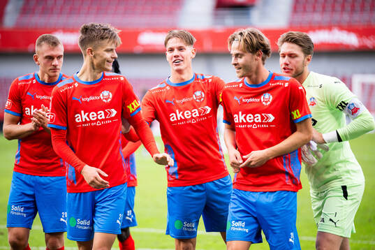 Helsingborgs Taylor Silverholt trycker fram Adrian