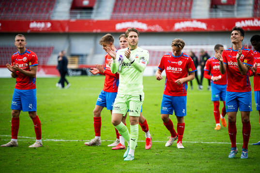 Helsingborgs målvakt Kalle Joelsson jublar