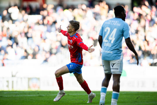 Helsingborgs Adrian Svanbäck jublar