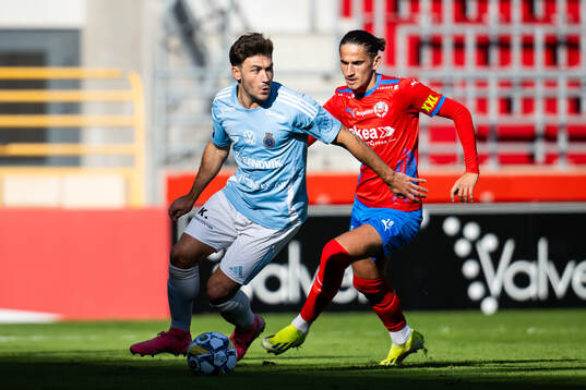 Helsingborgs Ervin Gigovic jagar Gefles Iu Ranera Grau