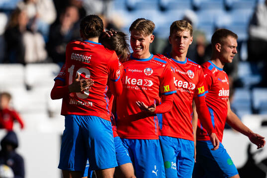 Helsingborgs Ervin Gigovic och Adrian Svanbäck jublar