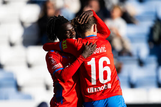 Helsingborgs Ervin Gigovic och Benjamin Acquah jublar