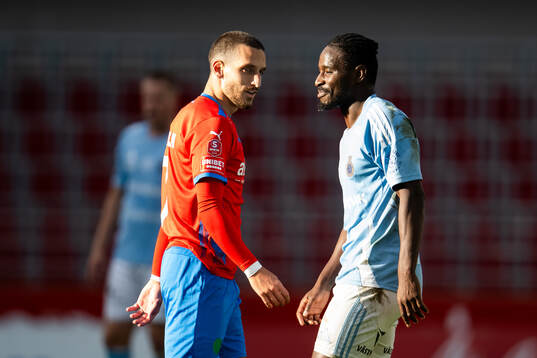 Helsingborgs Arian Kabashi bråkar med Gefles York Rafael