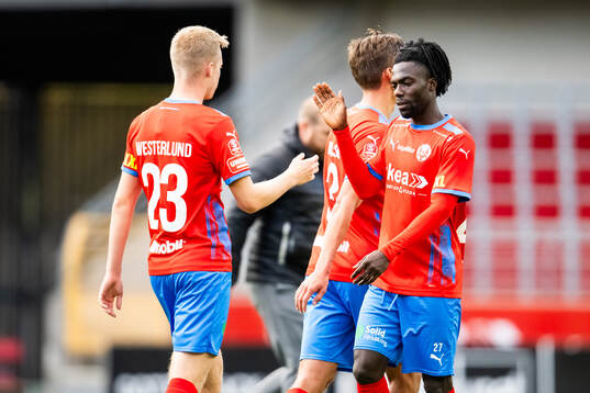 Helsingborgs William Westerlund och Benjamin Acquah jublar