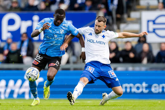 Halmstads Yannick Agnero och IFK Norrköpings Max Watson