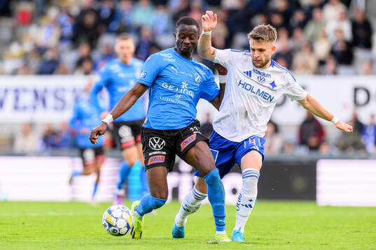 Halmstads Yannick Agnero och IFK Norrköpings Amadeus